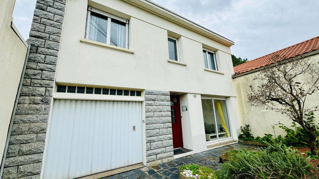 Achat maison à vendre 4 chambres 115 m² - La Roche-sur-Yon