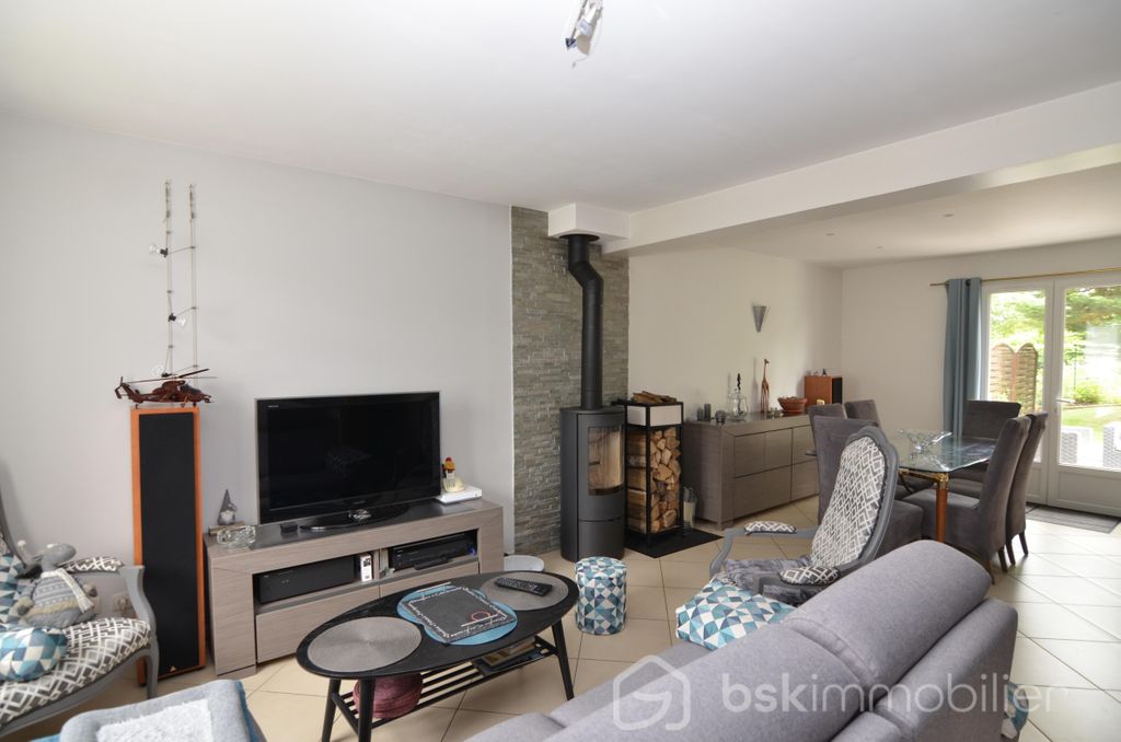 Achat maison à vendre 3 chambres 107 m² - Thorigny-sur-Marne