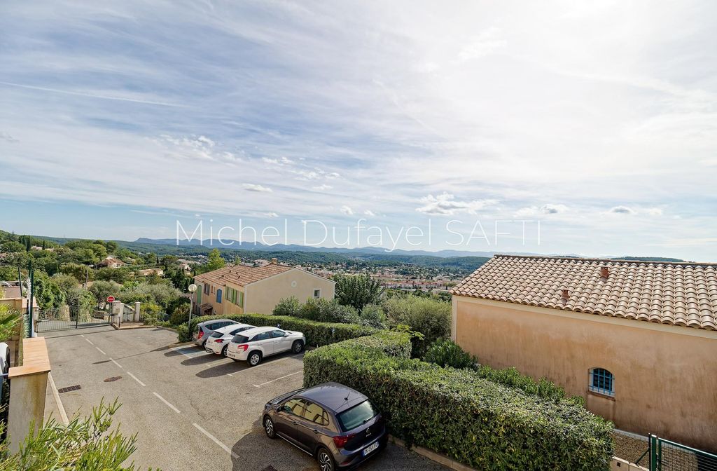 Achat maison à vendre 3 chambres 83 m² - Draguignan