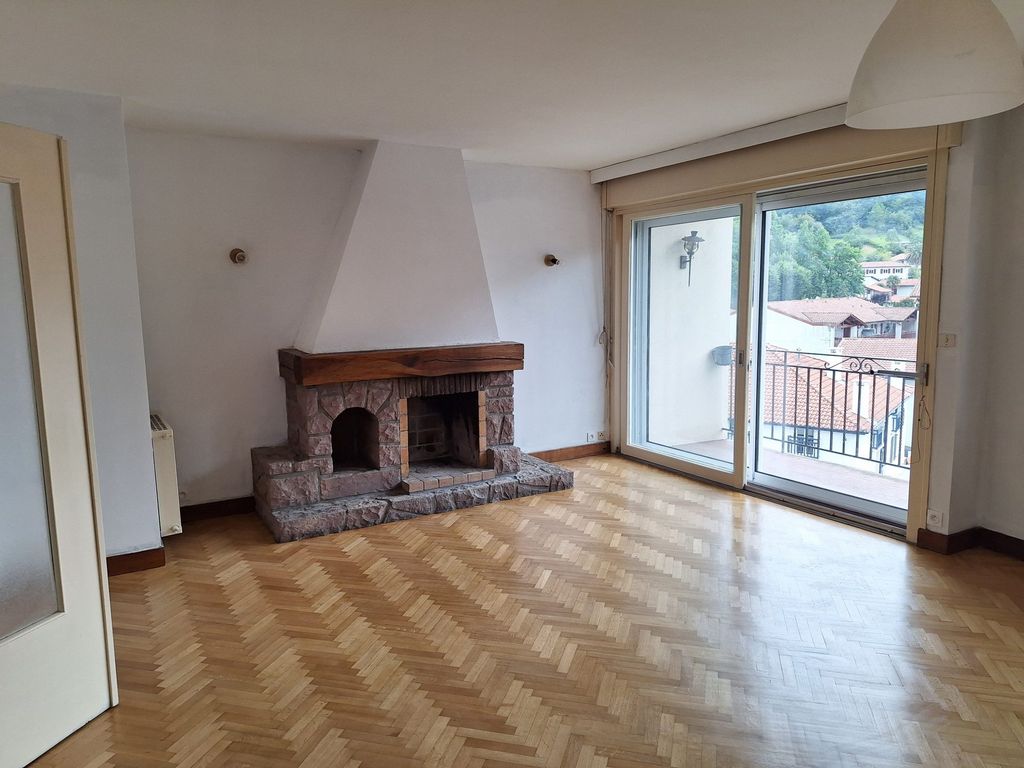 Achat appartement à vendre 4 pièces 95 m² - Urrugne