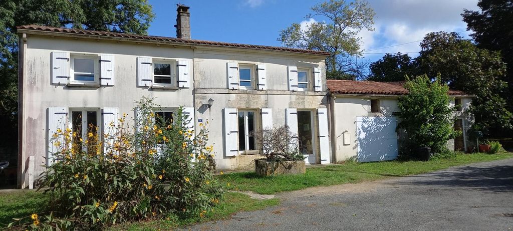 Achat maison à vendre 3 chambres 126 m² - Saint-Savinien