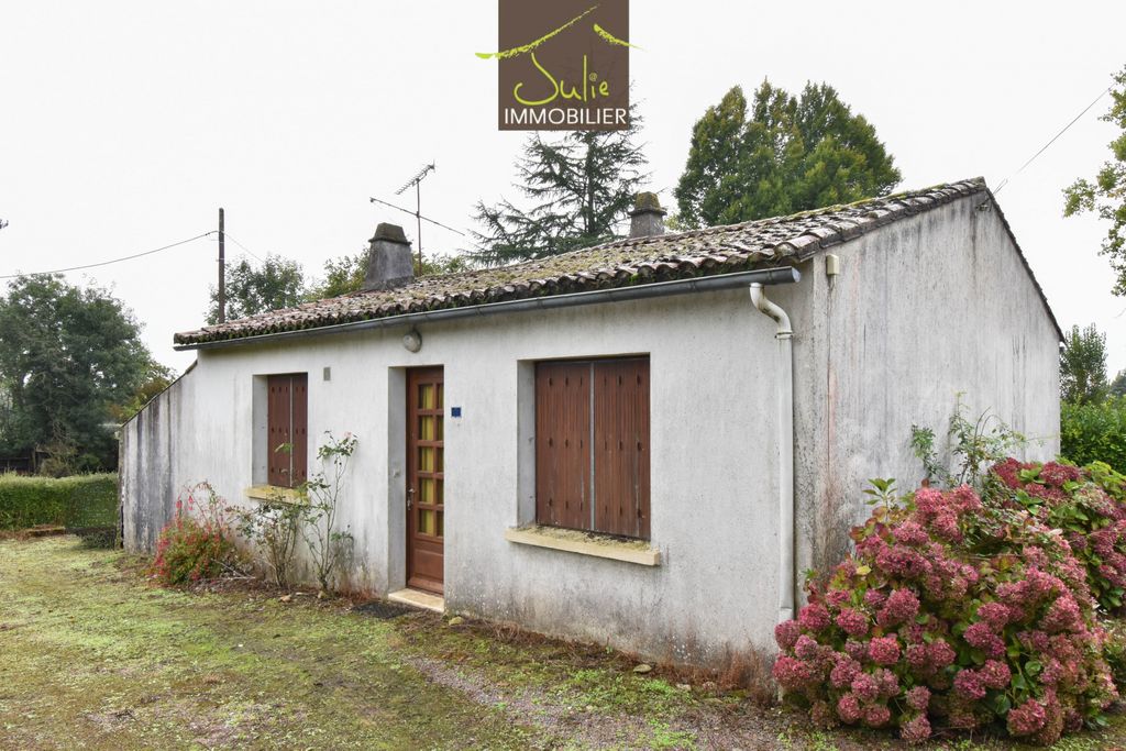 Achat maison à vendre 2 chambres 63 m² - La Forêt-sur-Sèvre