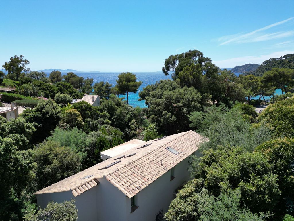 Achat maison à vendre 6 chambres 180 m² - Rayol-Canadel-sur-Mer