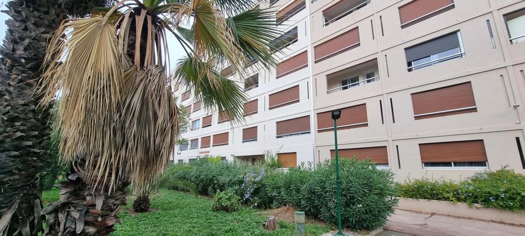 Achat studio à vendre 27 m² - Hyères