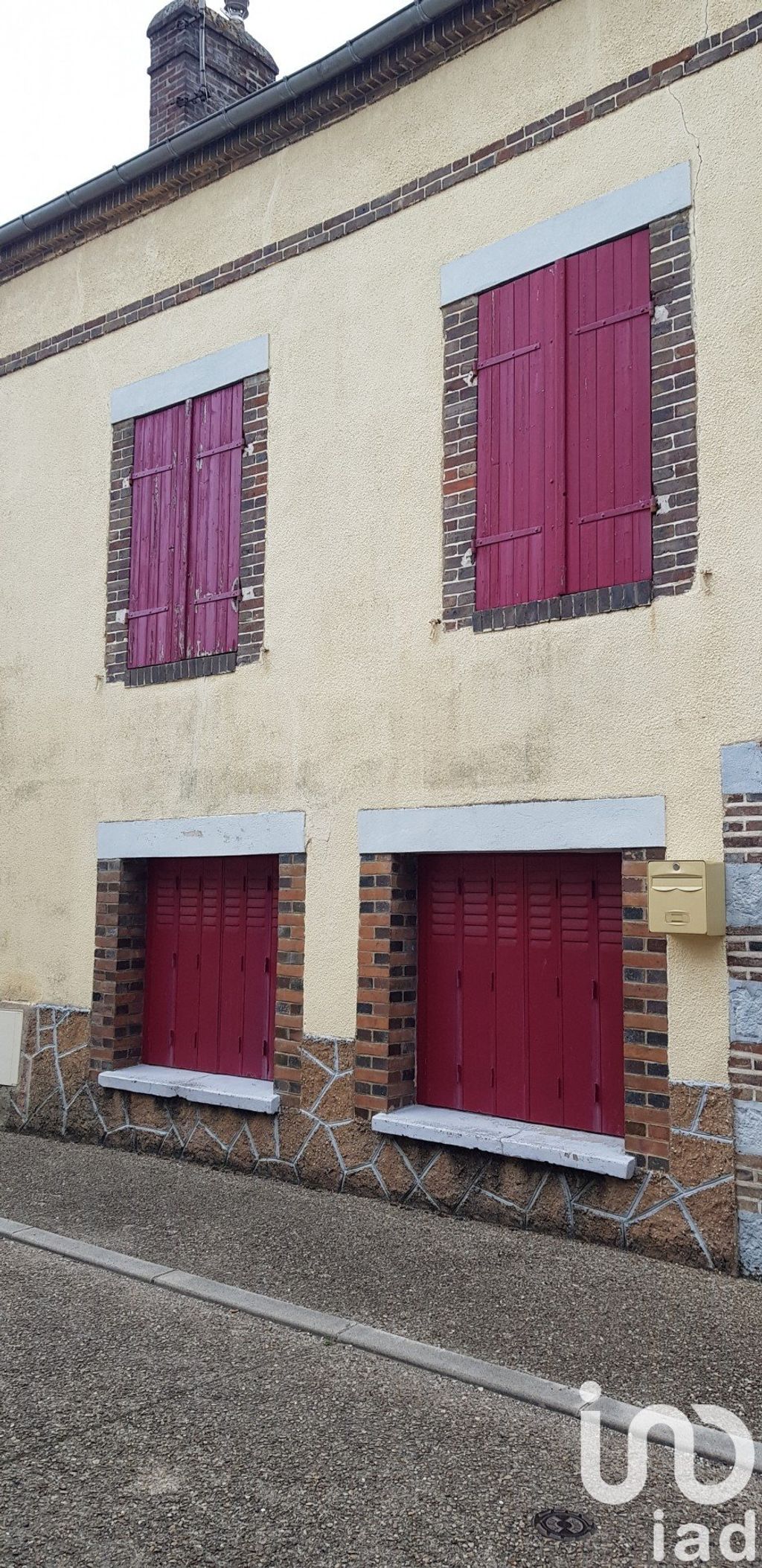 Achat maison à vendre 2 chambres 68 m² - Villeneuve-sur-Yonne