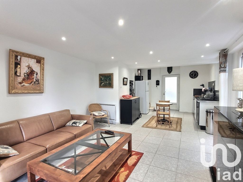 Achat maison à vendre 2 chambres 62 m² - La Verdière