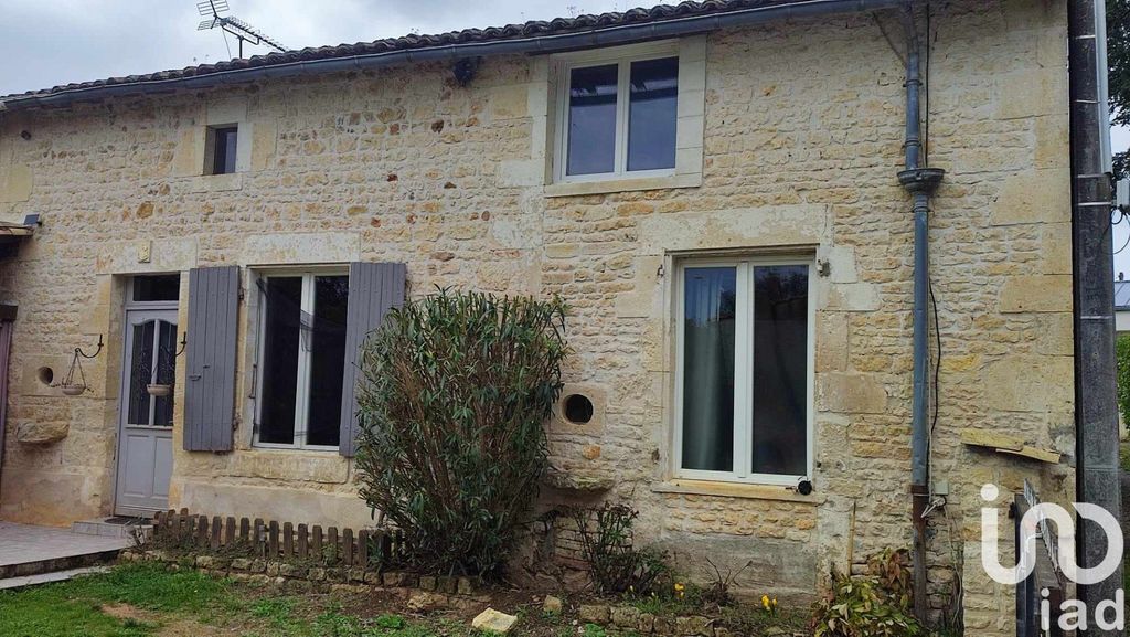 Achat maison à vendre 3 chambres 132 m² - Lorigné