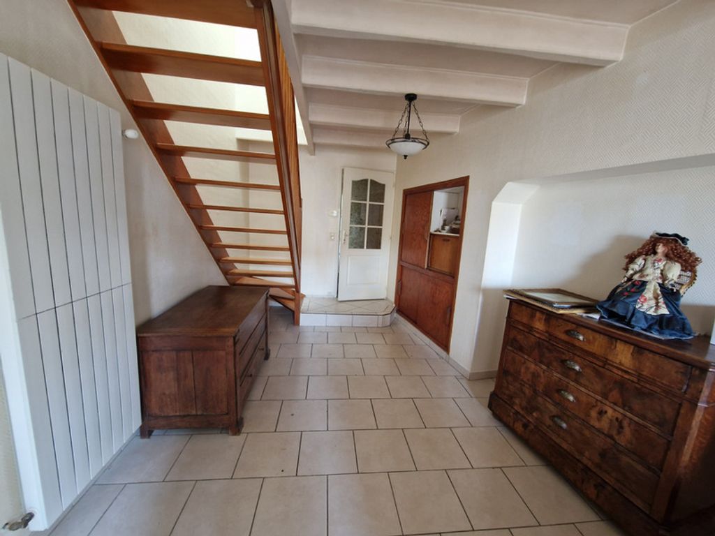 Achat maison à vendre 3 chambres 133 m² - Lussant