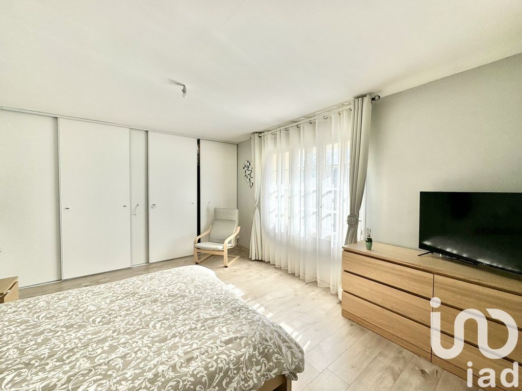 Achat maison à vendre 4 chambres 140 m² - Boissy-le-Châtel