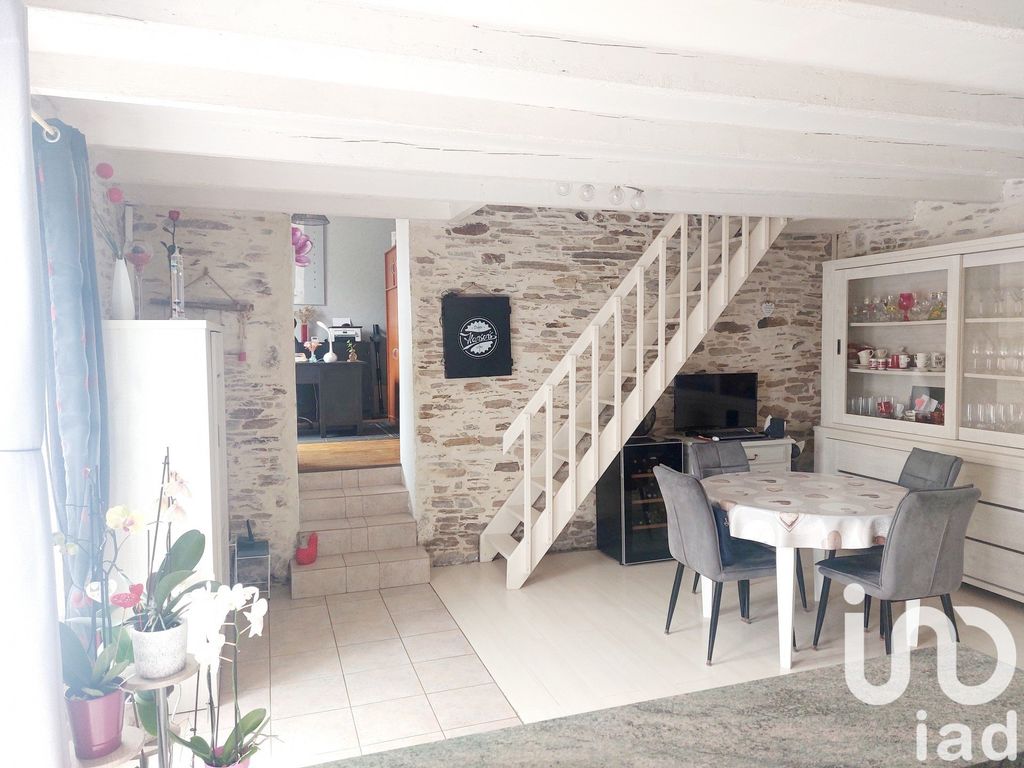 Achat maison à vendre 2 chambres 107 m² - Château-Guibert