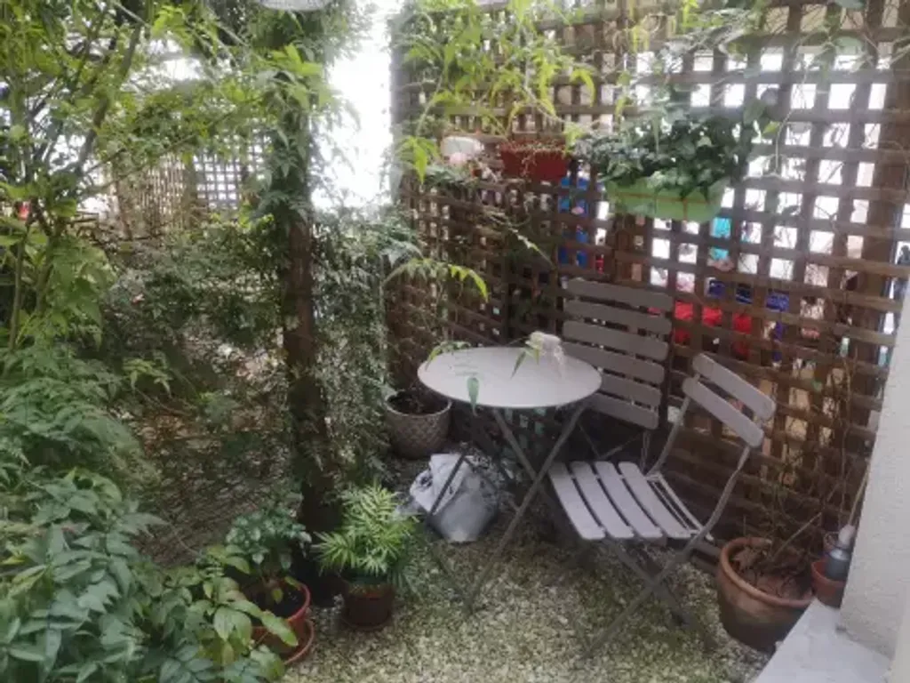 Achat appartement à vendre 2 pièces 54 m² - Saint-Denis