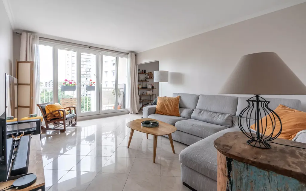 Achat appartement à vendre 6 pièces 100 m² - Les Lilas