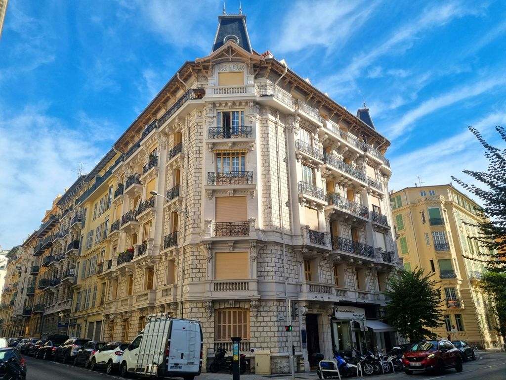 Achat appartement à vendre 2 pièces 49 m² - Nice