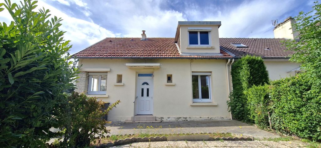 Achat maison à vendre 4 chambres 90 m² - Carpiquet