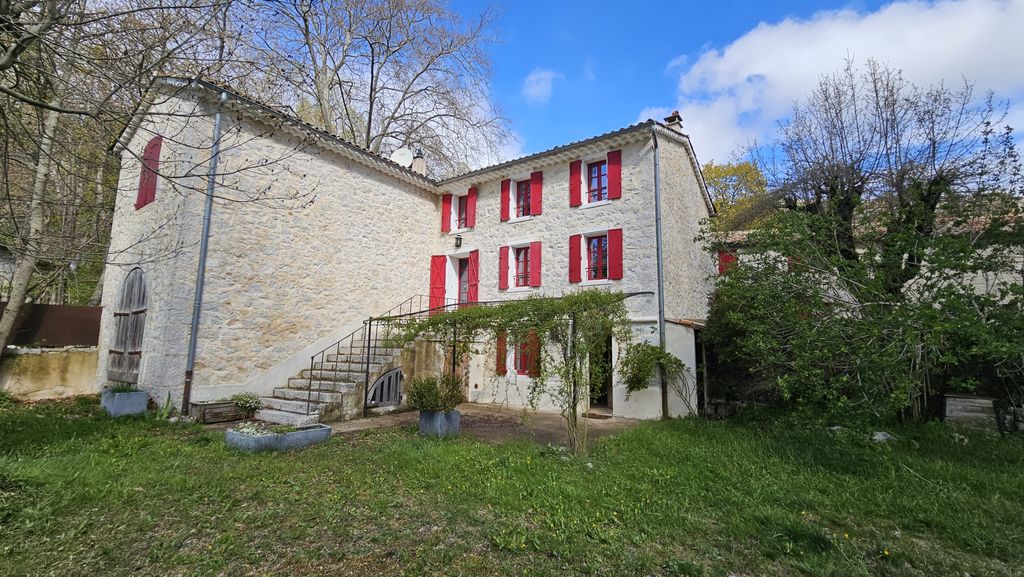 Achat maison à vendre 3 chambres 200 m² - Caussols