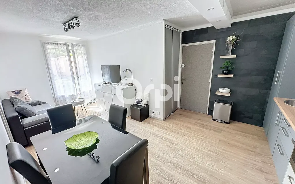 Achat appartement à vendre 2 pièces 34 m² - Saint-Raphaël