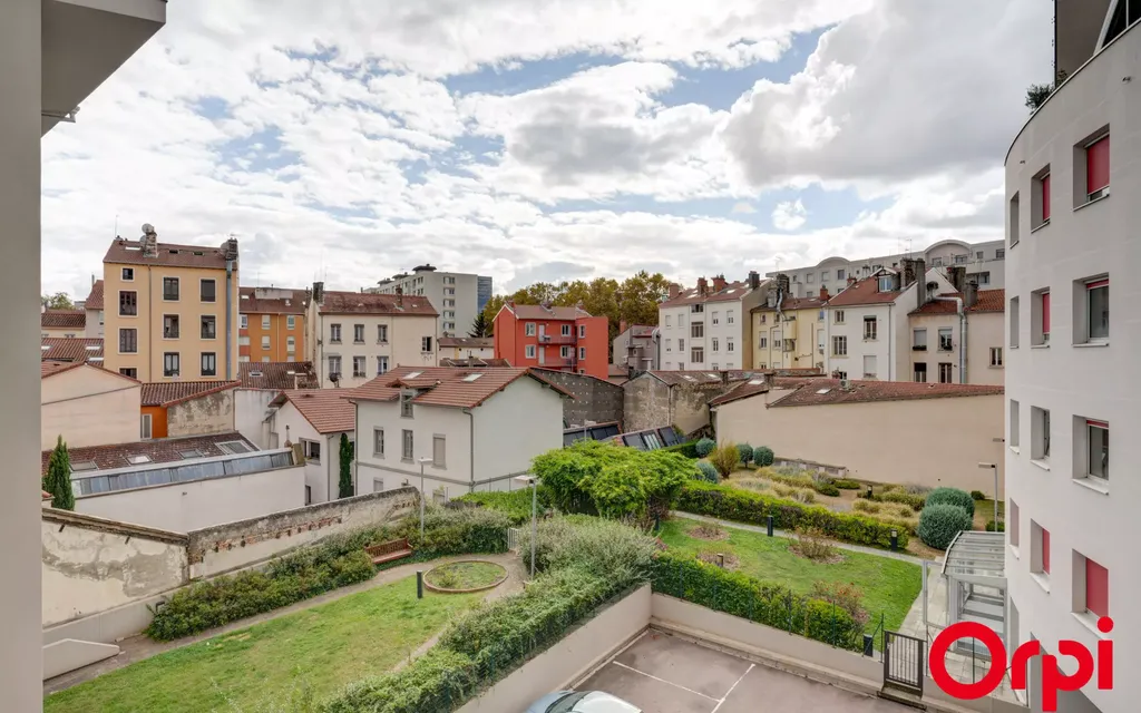 Achat appartement à vendre 4 pièces 66 m² - Villeurbanne