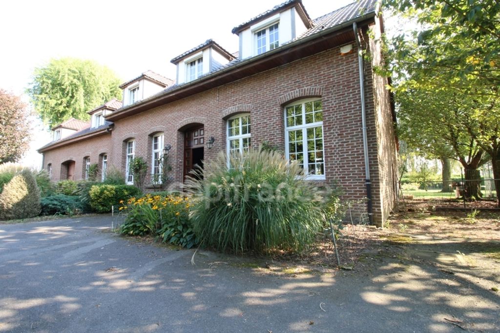 Achat maison à vendre 5 chambres 217 m² - Warlaing