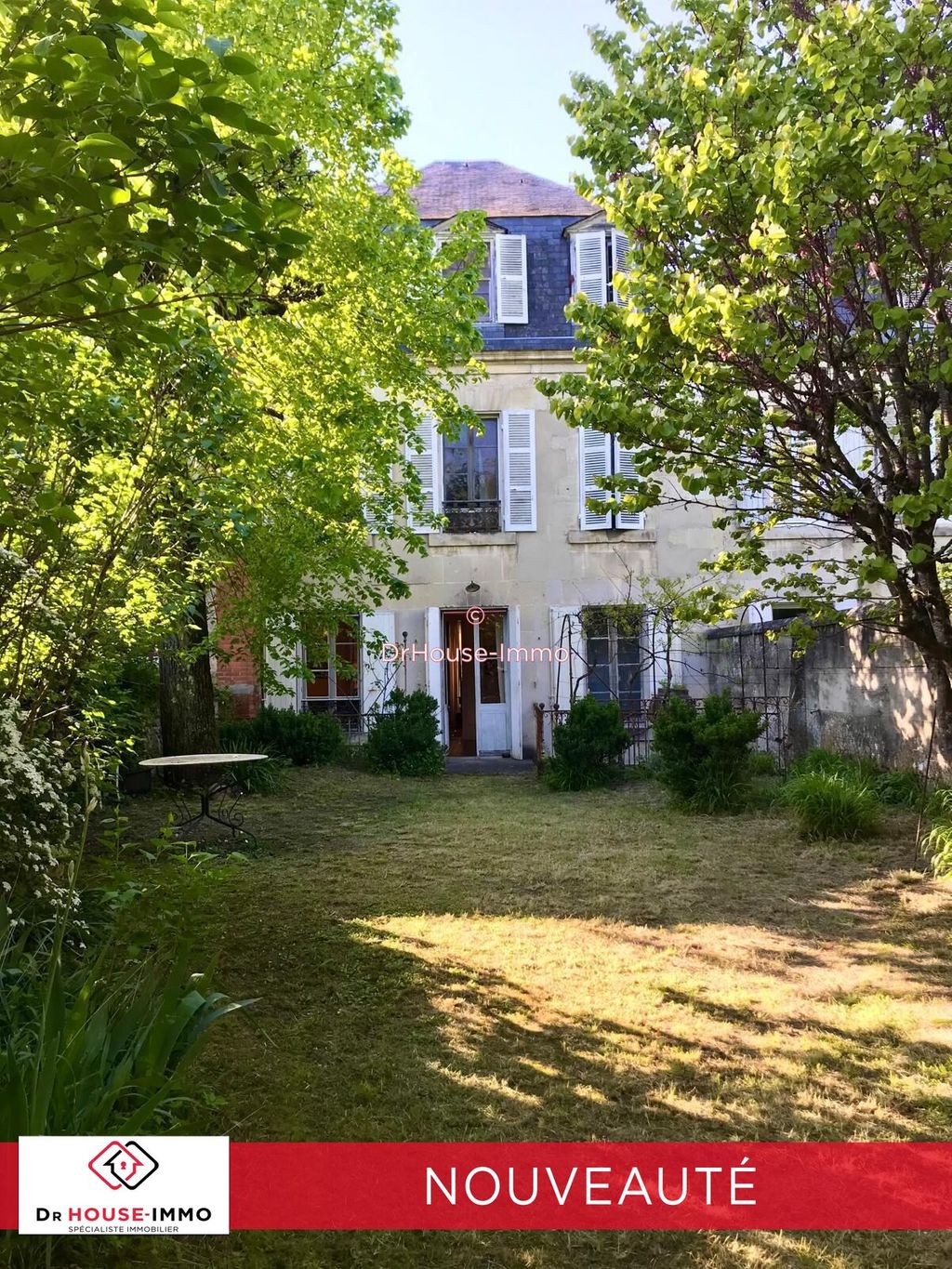 Achat maison à vendre 4 chambres 239 m² - Cognac