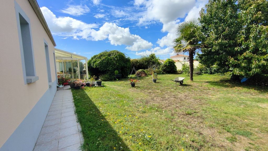 Achat maison à vendre 4 chambres 116 m² - Longeville-sur-Mer