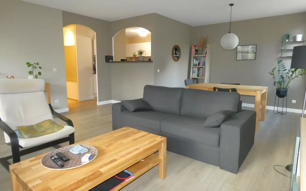 Achat appartement à vendre 3 pièces 83 m² - Saint-Genis-Laval