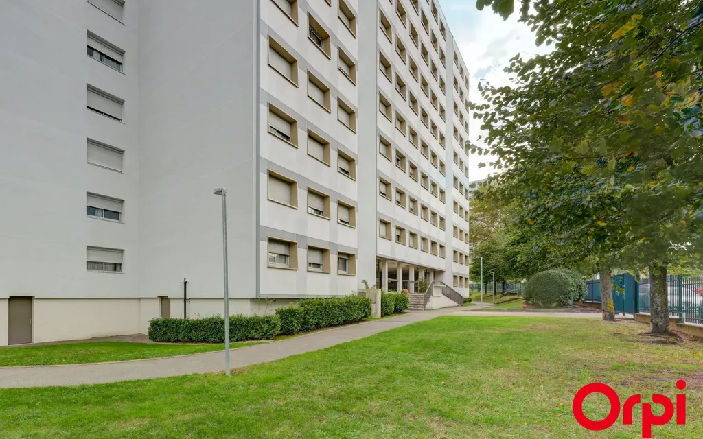 Achat appartement à vendre 4 pièces 85 m² - Vénissieux