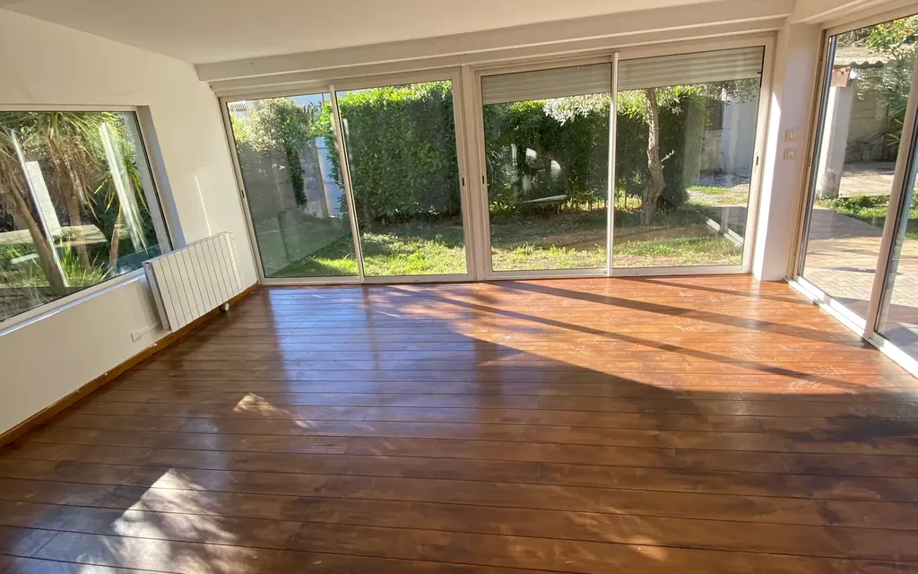 Achat maison à vendre 3 chambres 126 m² - Saint-Vincent-de-Barbeyrargues