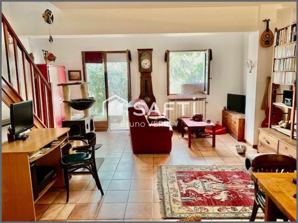 Achat maison à vendre 2 chambres 109 m² - Marseille 15ème arrondissement