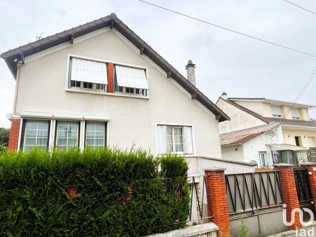 Achat maison à vendre 4 chambres 143 m² - Paray-Vieille-Poste