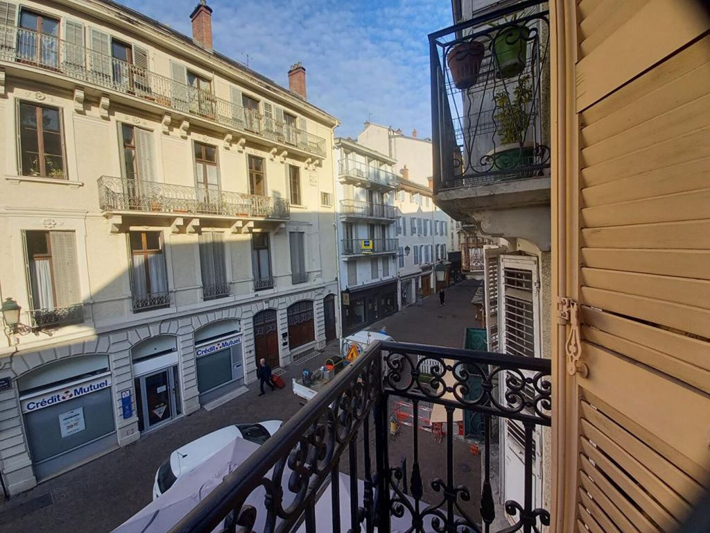 Achat appartement à vendre 6 pièces 76 m² - Aix-les-Bains