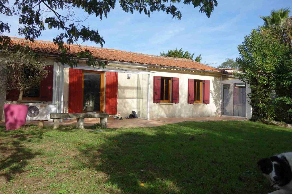 Achat maison à vendre 4 chambres 197 m² - Bayon-sur-Gironde