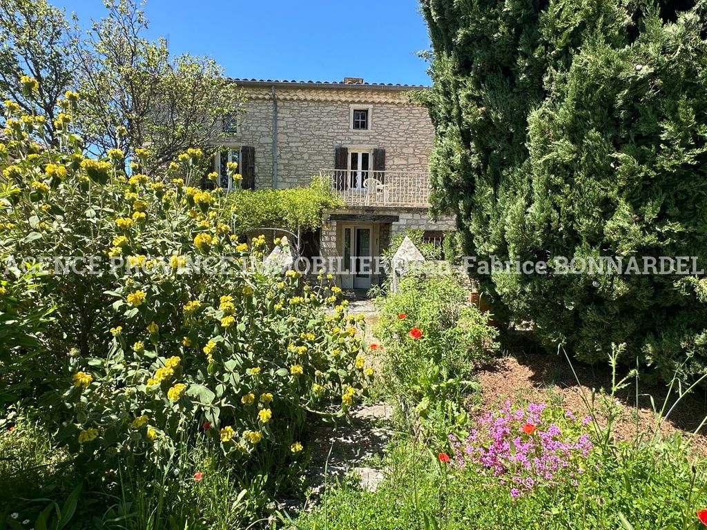 Achat maison à vendre 3 chambres 145 m² - Taulignan