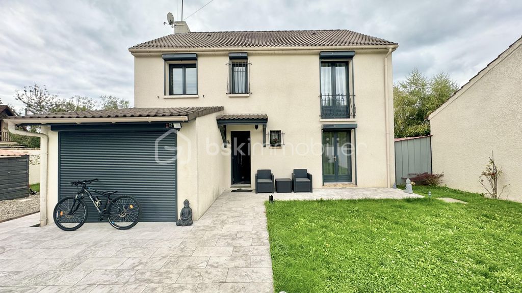 Achat maison à vendre 5 chambres 133 m² - Corbeil-Essonnes