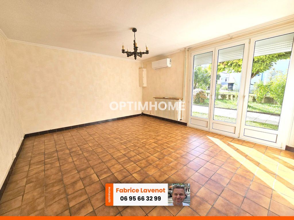 Achat maison à vendre 4 chambres 98 m² - Ruelle-sur-Touvre