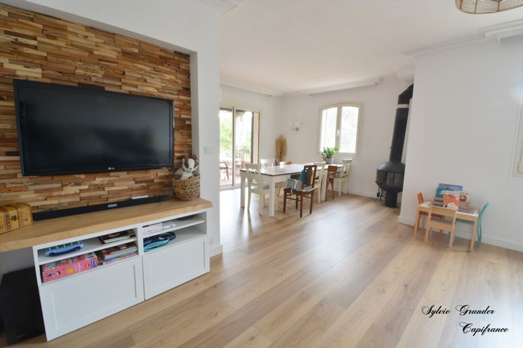 Achat maison à vendre 4 chambres 136 m² - Saint-Mitre-les-Remparts