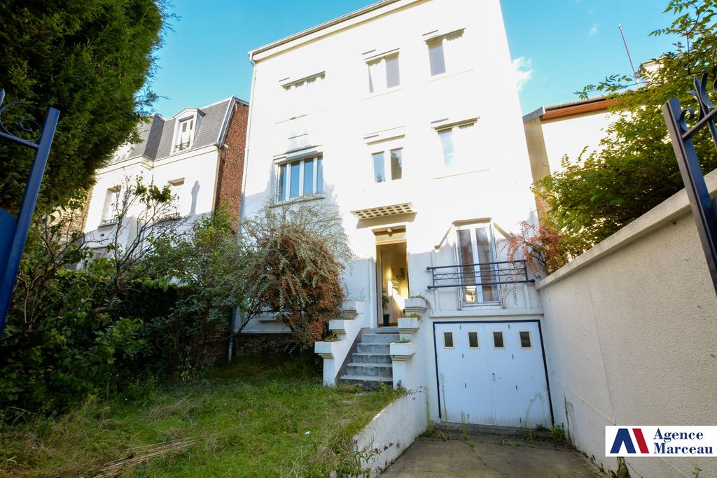 Achat maison à vendre 5 chambres 156 m² - Courbevoie