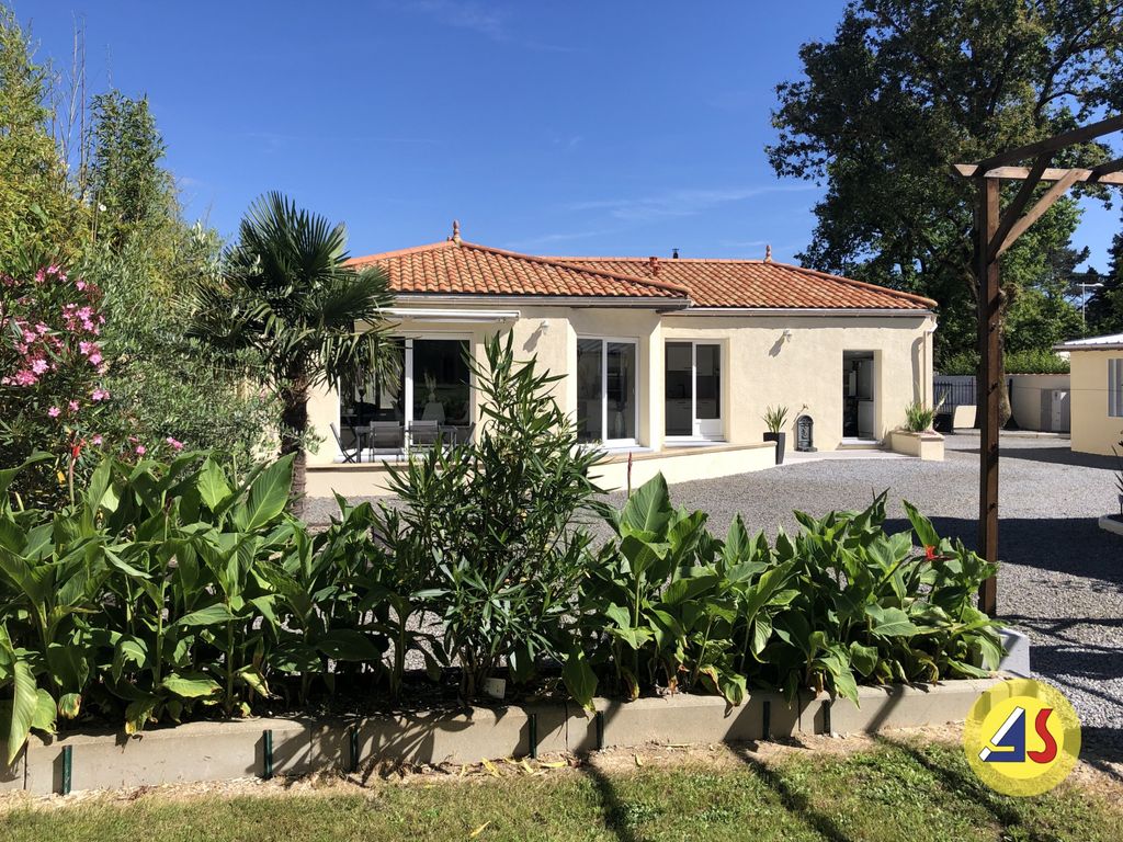 Achat maison à vendre 3 chambres 126 m² - Saint-Aignan-Grandlieu