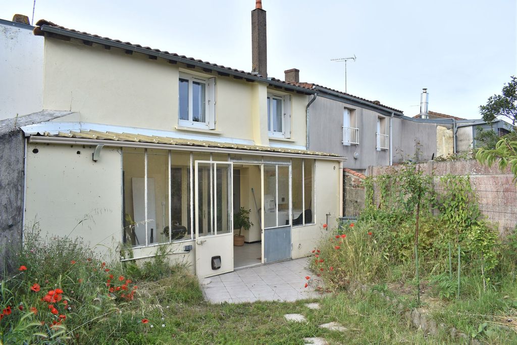 Achat maison à vendre 3 chambres 109 m² - Aigrefeuille-sur-Maine