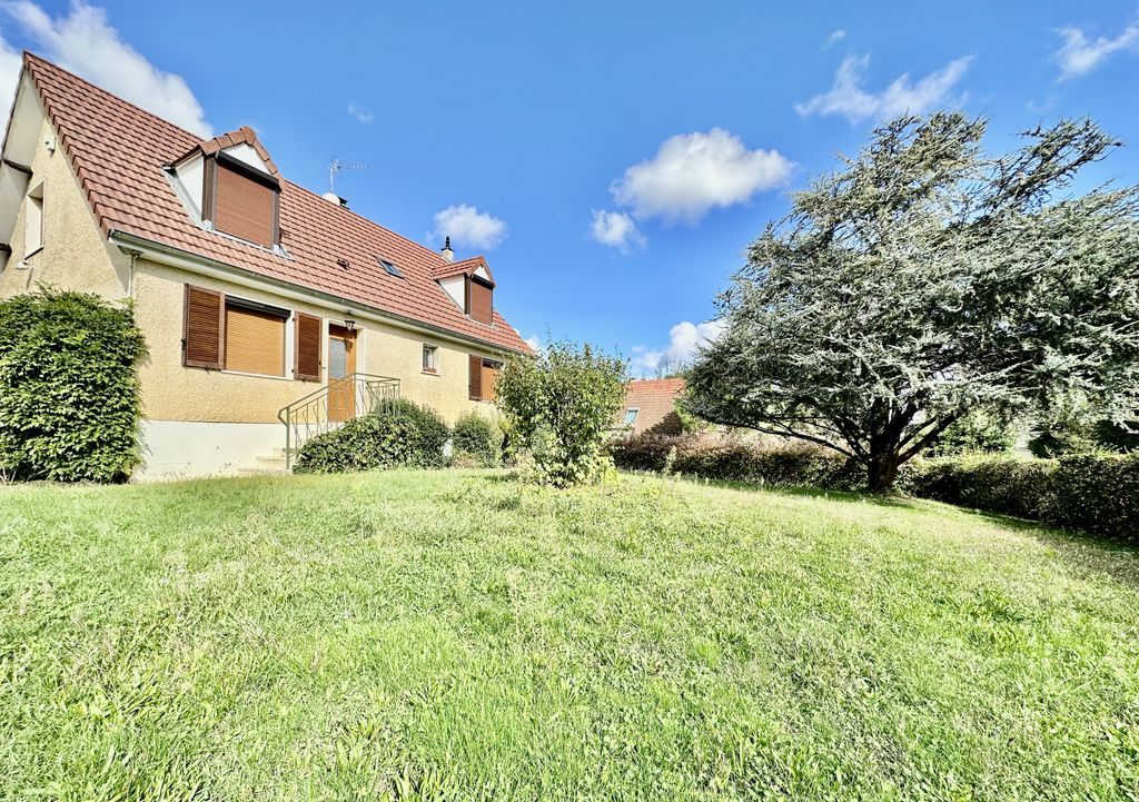 Achat maison à vendre 5 chambres 138 m² - La Verpillière