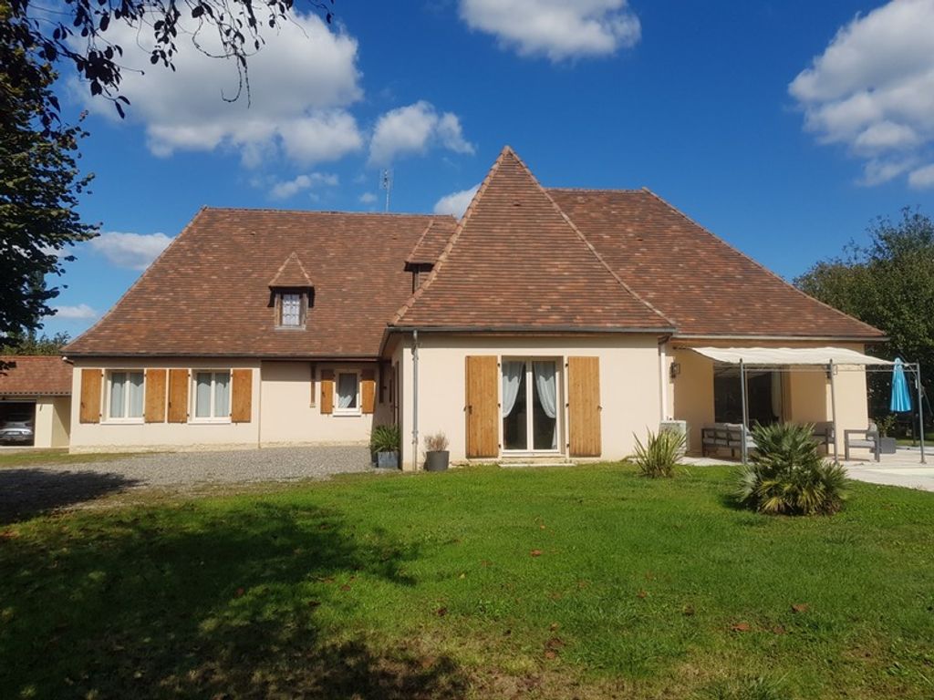 Achat maison à vendre 4 chambres 236 m² - Montignac