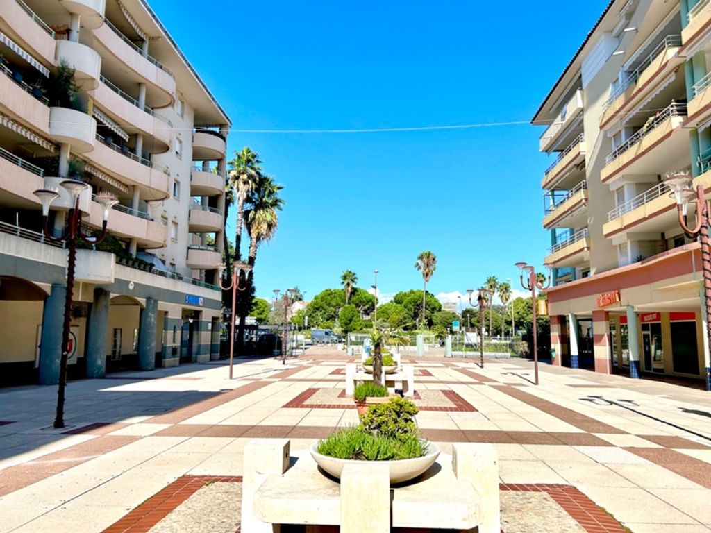 Achat appartement à vendre 3 pièces 66 m² - Antibes