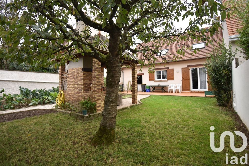 Achat maison à vendre 4 chambres 135 m² - Ormesson-sur-Marne