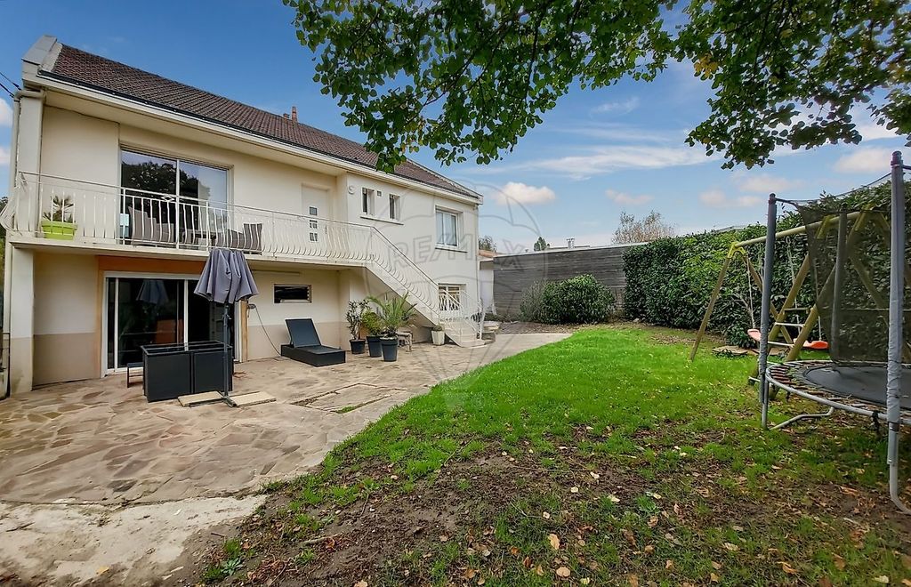 Achat maison à vendre 3 chambres 137 m² - Carquefou