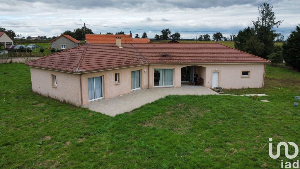 Achat maison à vendre 4 chambres 139 m² - Saint-Pourçain-sur-Besbre