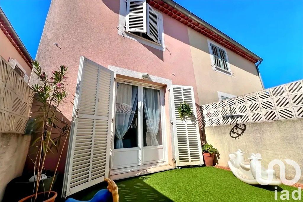 Achat maison à vendre 2 chambres 71 m² - Saint-Maximin-la-Sainte-Baume