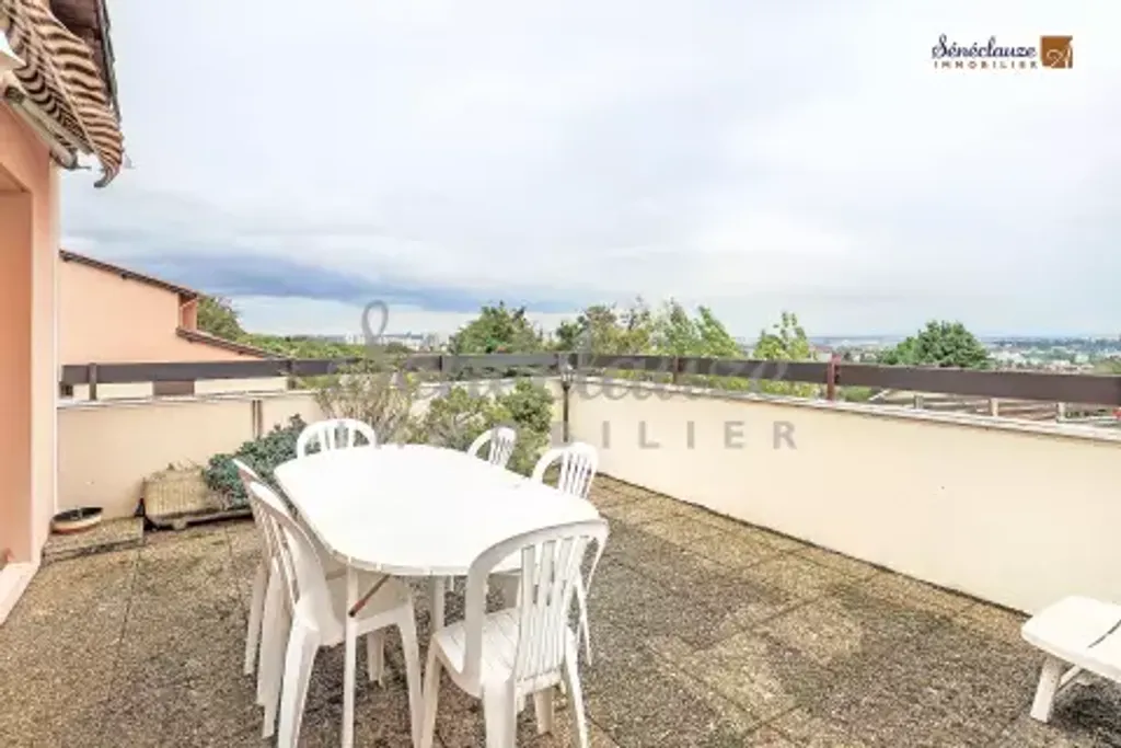 Achat appartement à vendre 5 pièces 105 m² - Saint-Genis-Laval