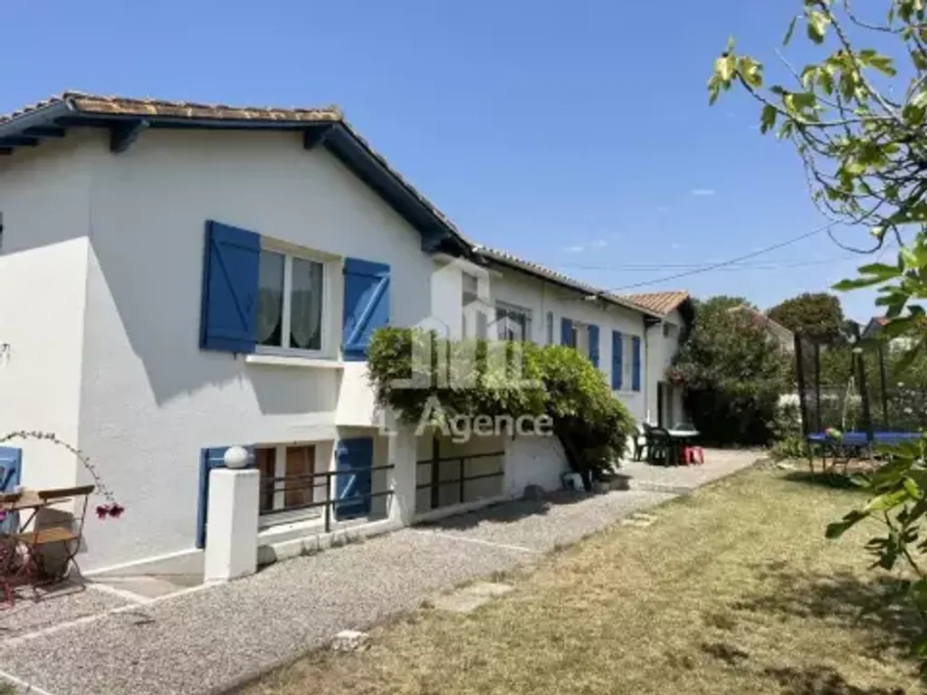 Achat maison à vendre 1 chambre 144 m² - Royan