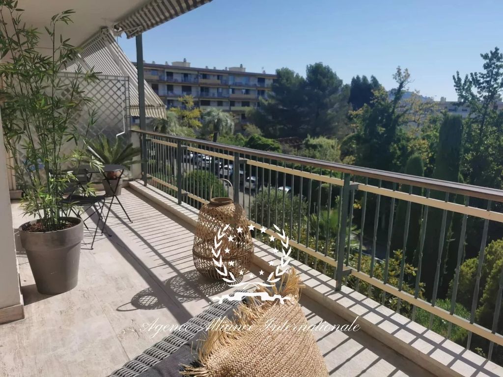 Achat appartement à vendre 3 pièces 82 m² - Cannes