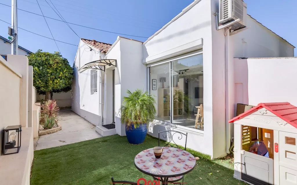 Achat maison à vendre 2 chambres 74 m² - Marseille 12ème arrondissement