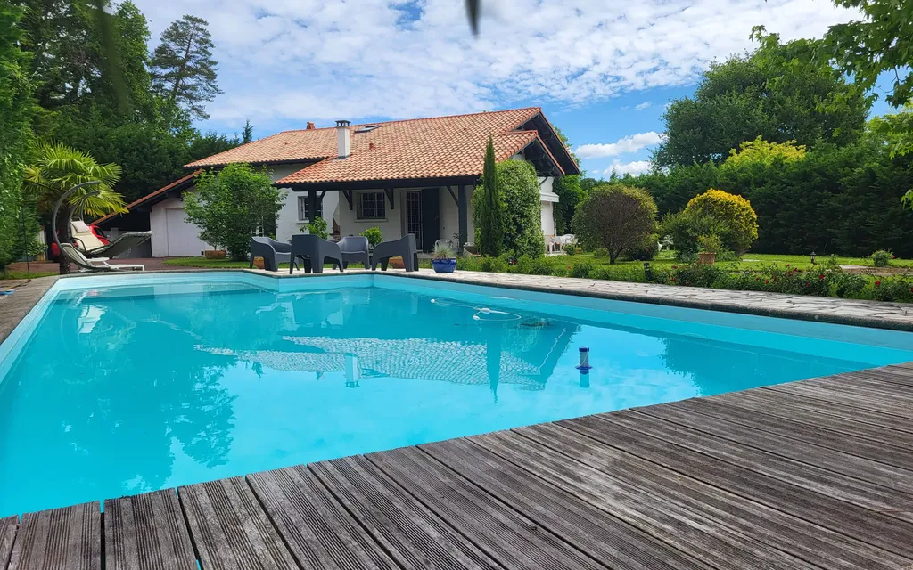 Achat maison à vendre 5 chambres 164 m² - Anglet